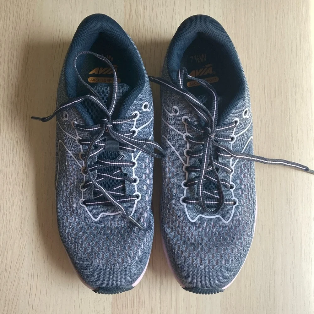 AVIA, Women's Tech Runner Lace Up Sneaker Size 7.5W, Gray and Purple